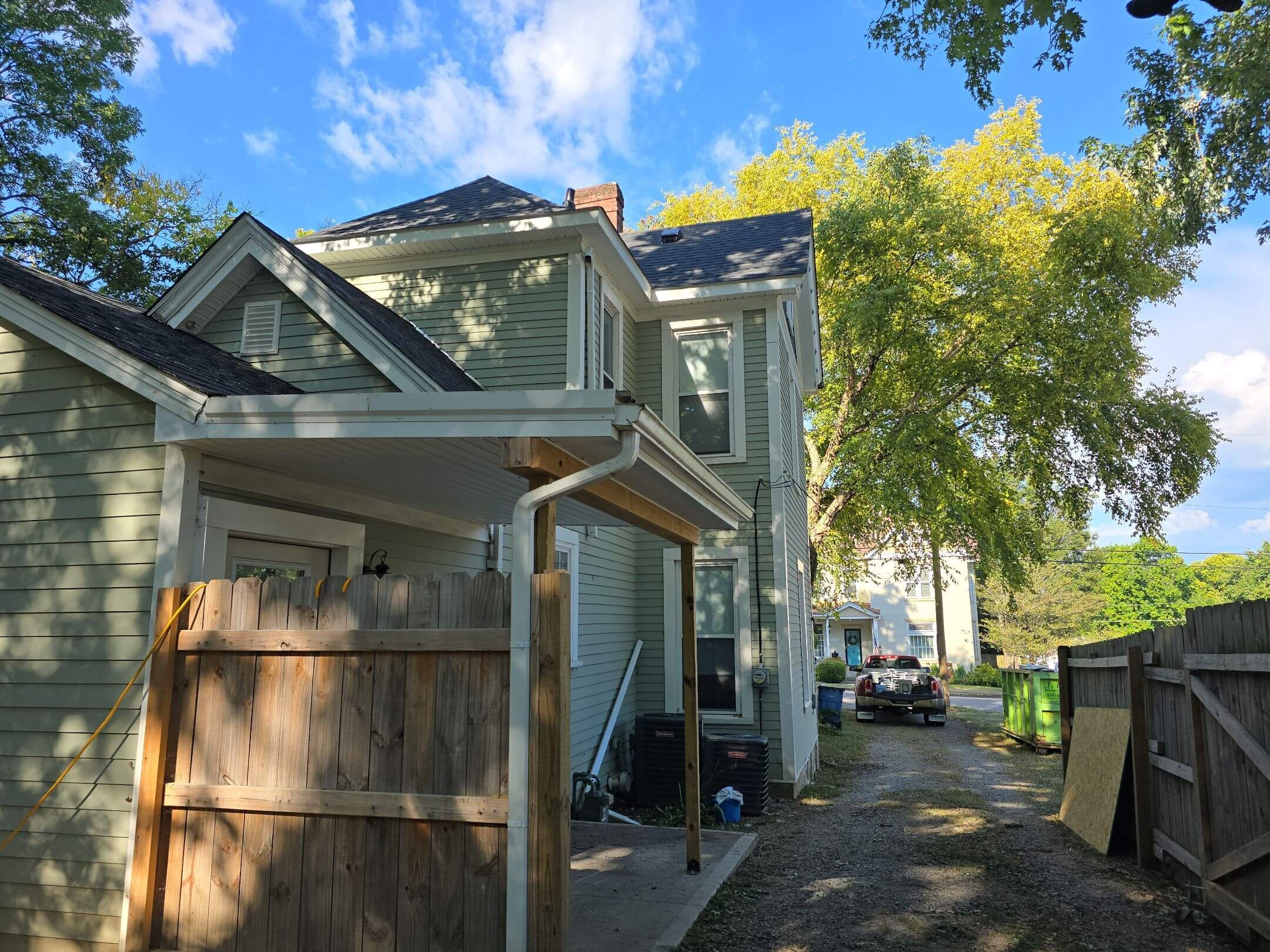 Leaf guard gutter protection system